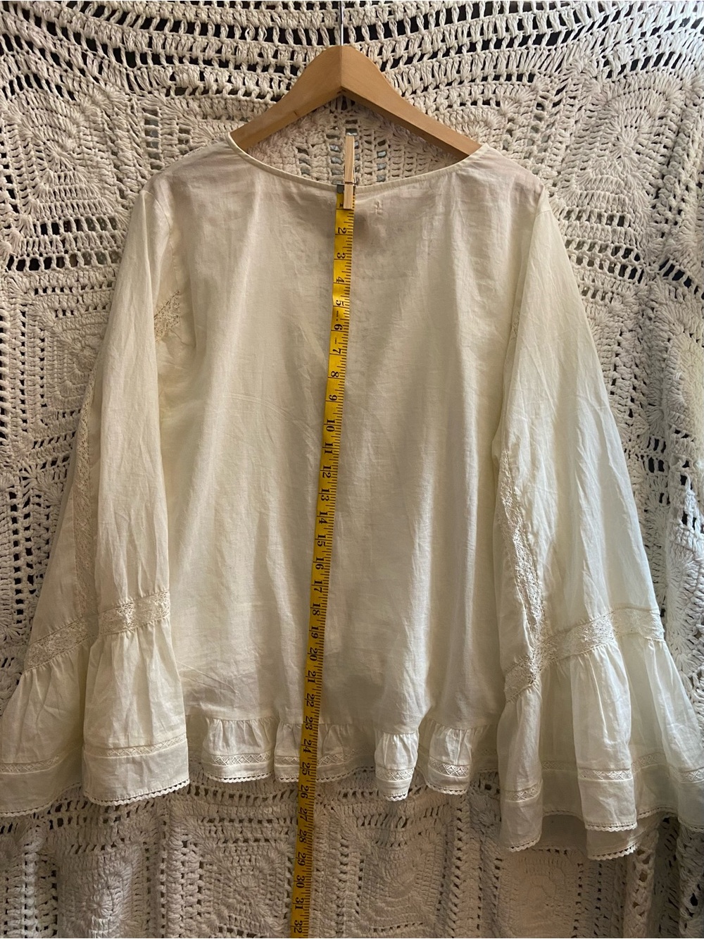 NWT Torrid Festi 2X White Lace Bell Sleeve Hi Low Boho Top - Picture 9 of 11